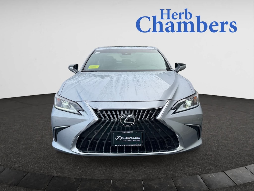 New 2025 Lexus ES 300h  SEDAN