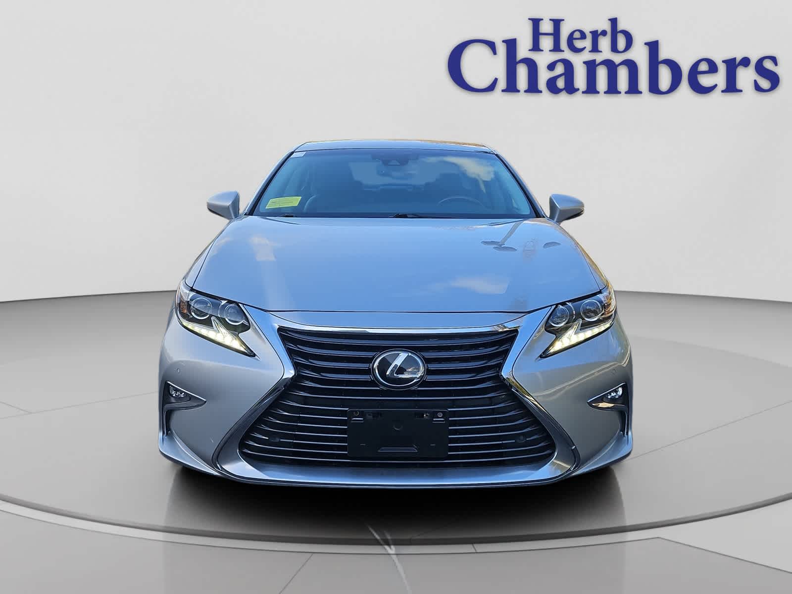 2017 Lexus ES 350 Luxury photo 2