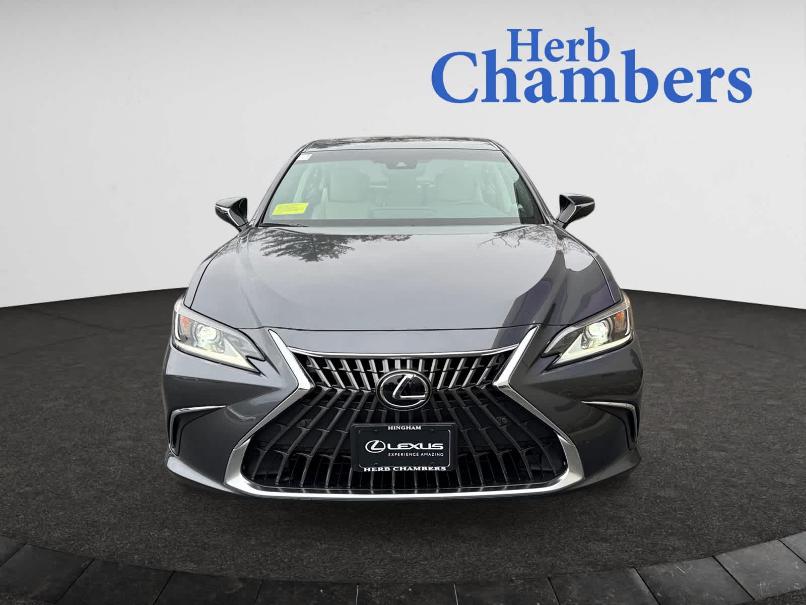 2025 Lexus ES 350 photo 2