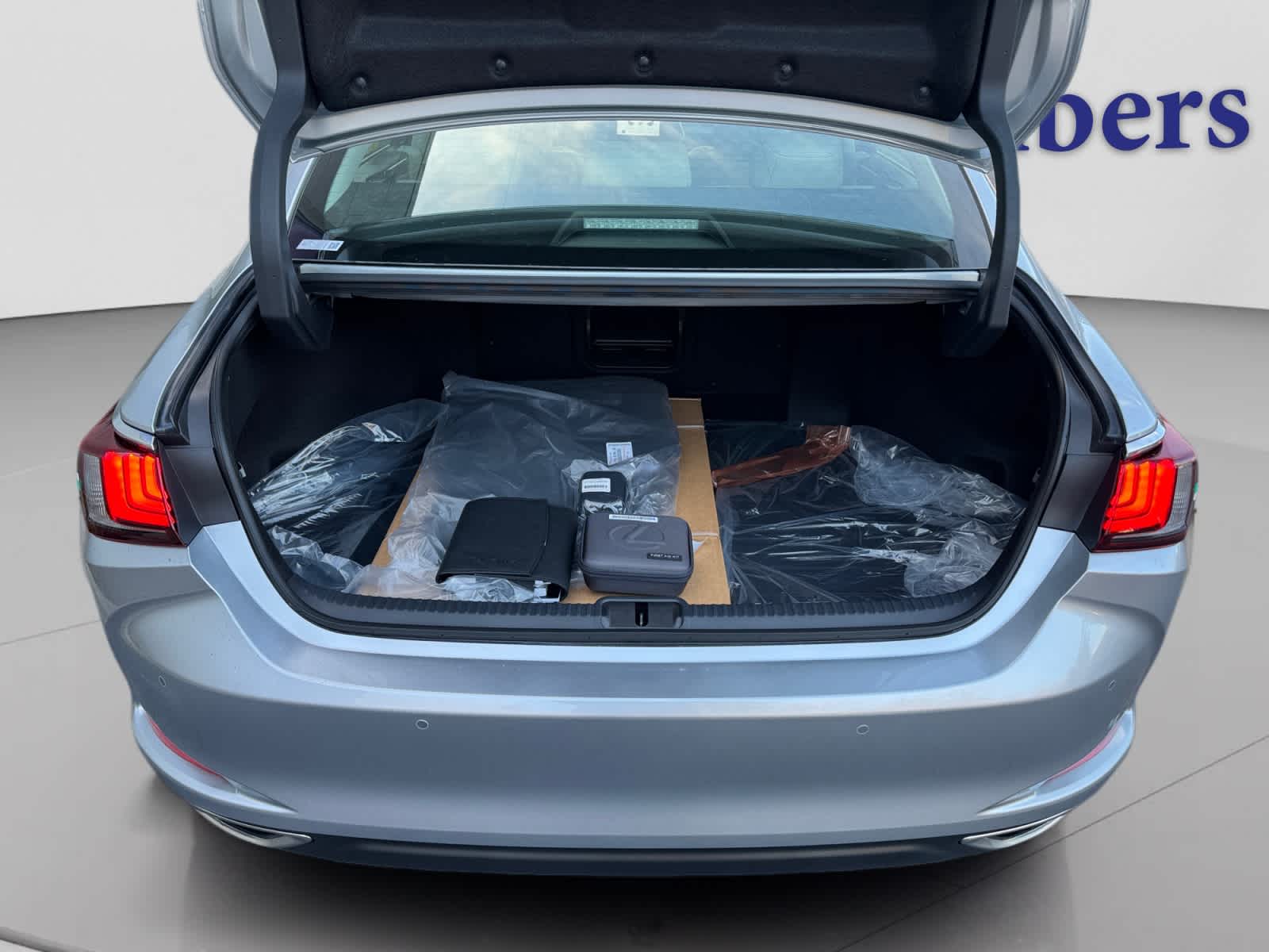 new 2025 Lexus ES car