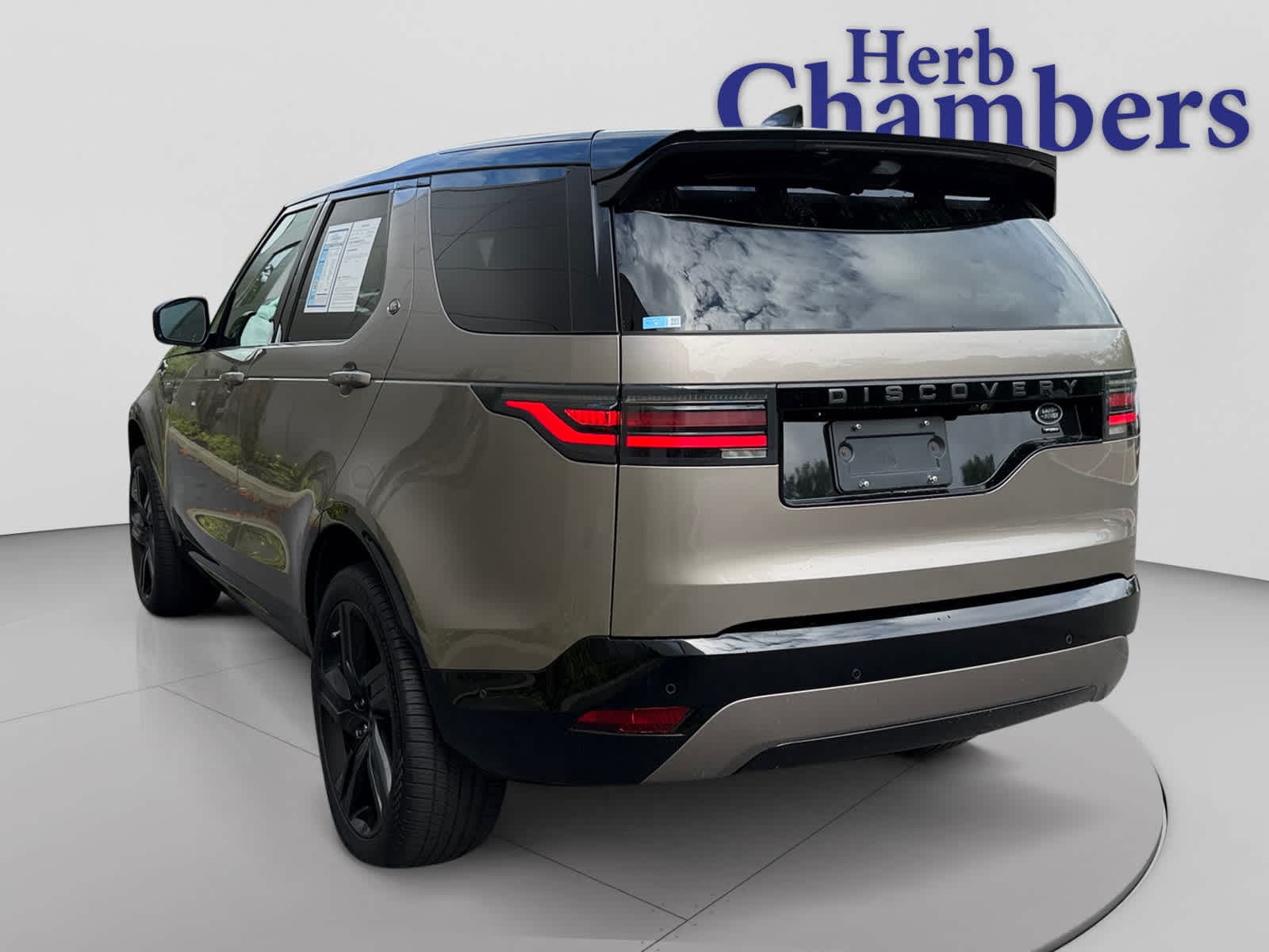used 2021 Land Rover Discovery car, priced at $29,998