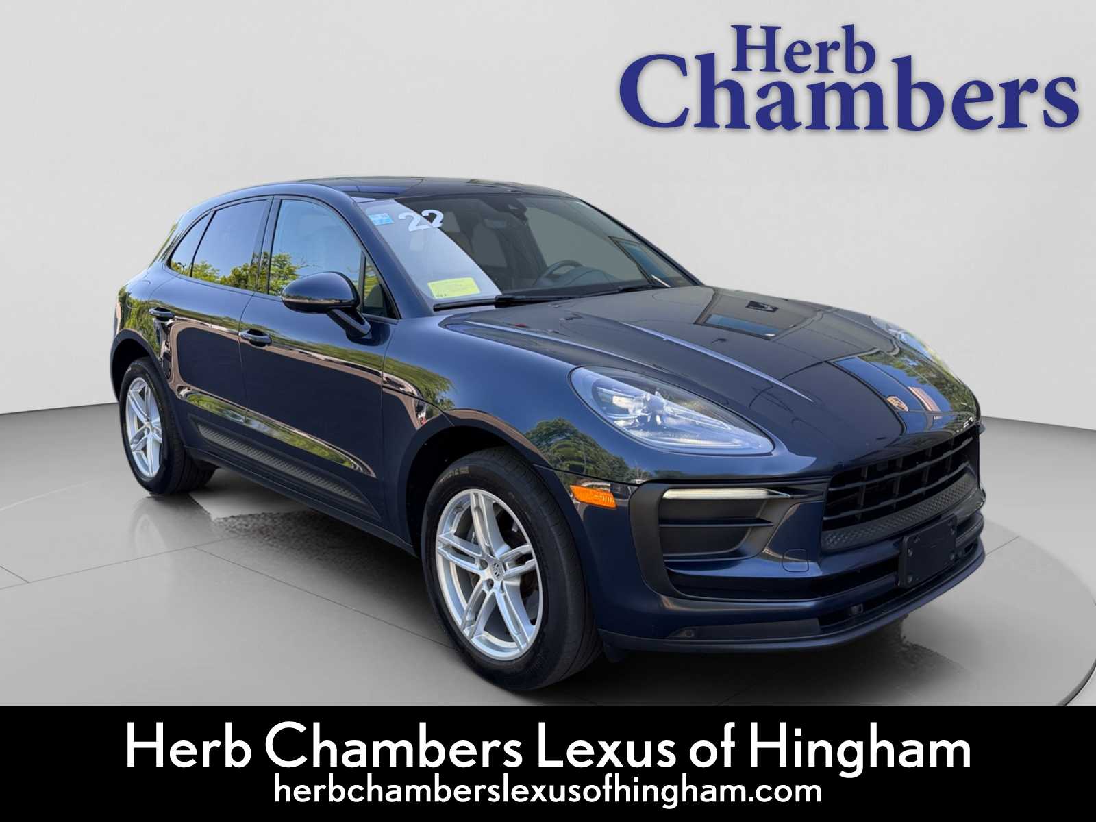 2022 Porsche Macan -'s photo