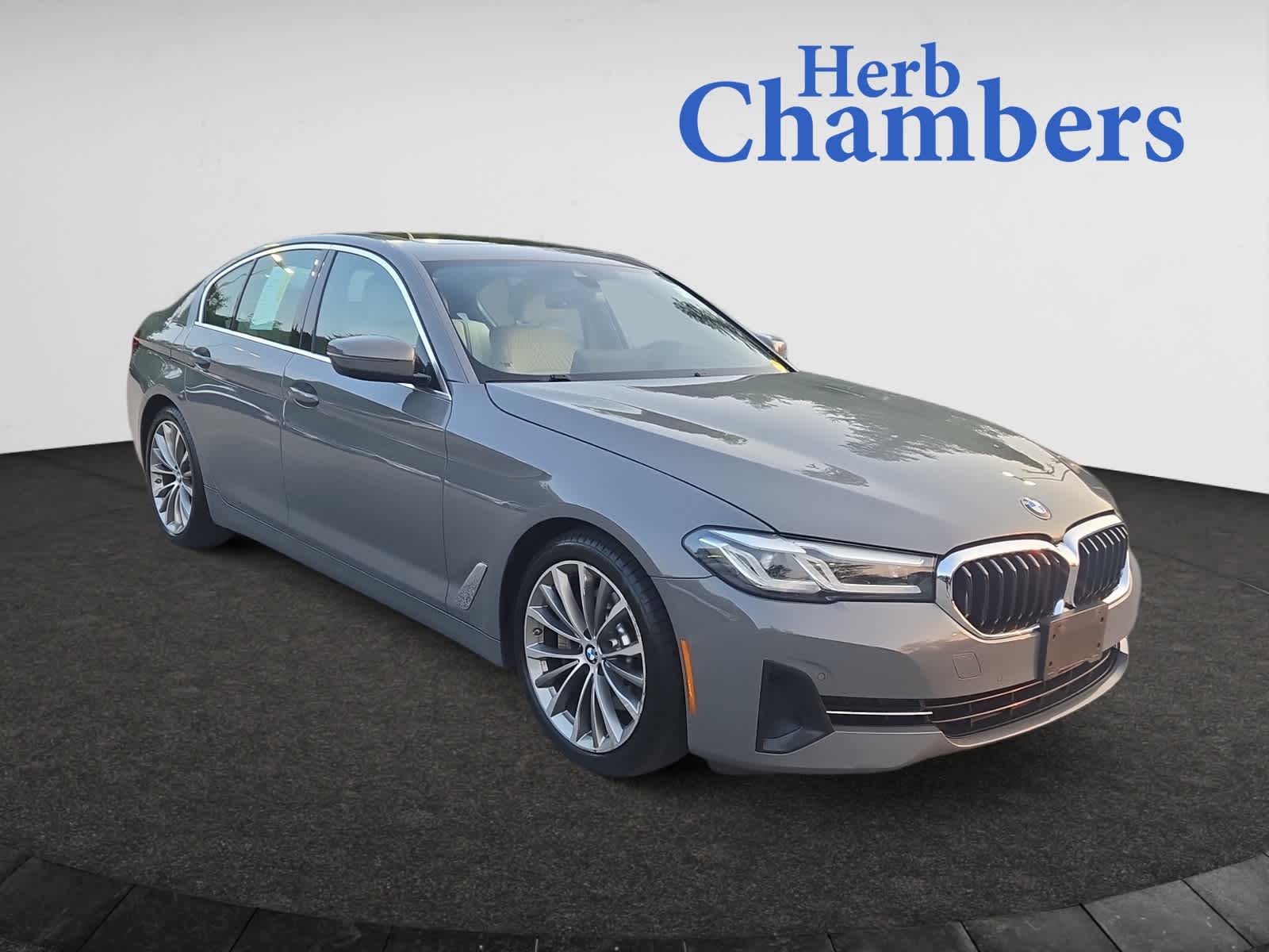 2022 BMW 5 Series 530i's photo