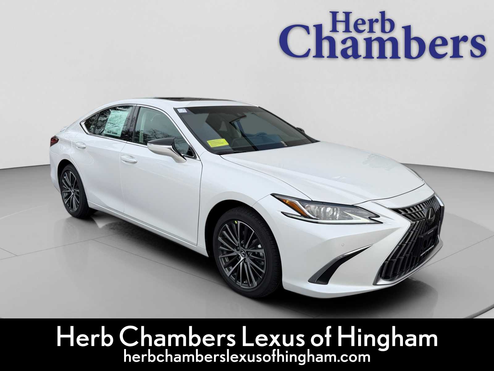 2025 Lexus ES 350's photo