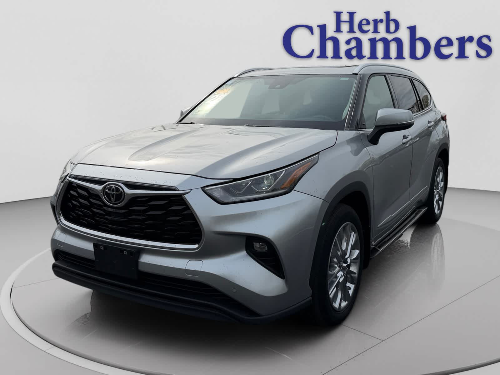 used 2023 Toyota Highlander car, priced at $39,999