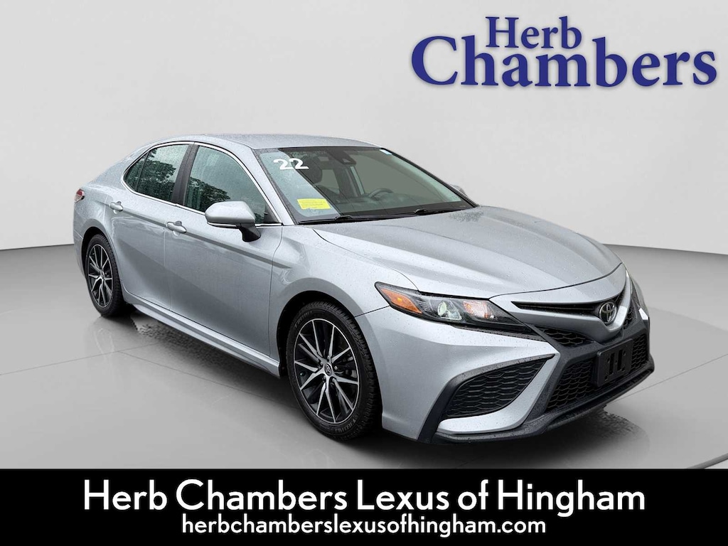 Used 2022 Toyota Camry SE Sedan