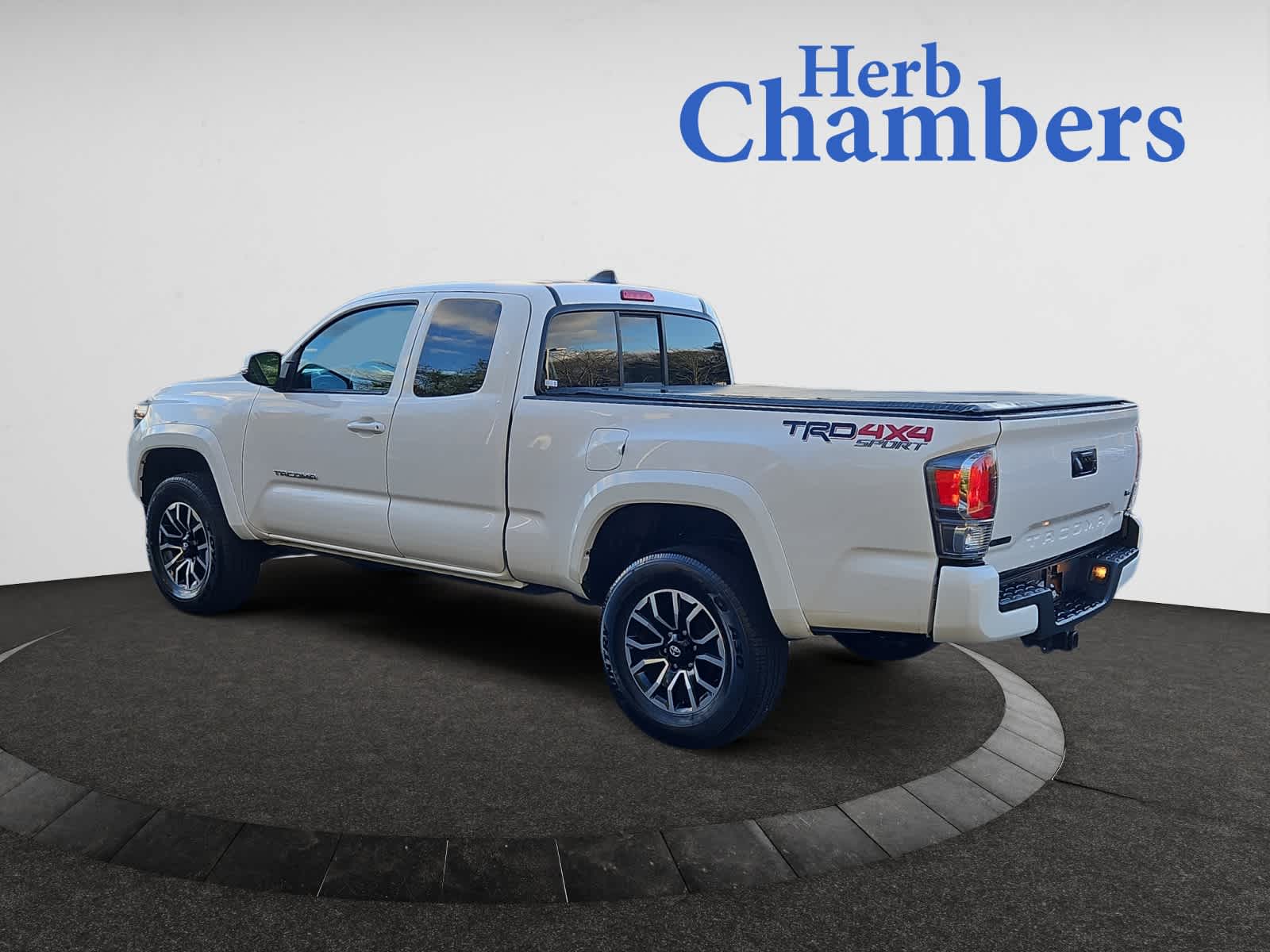 2022 Toyota Tacoma TRD Sport Access Cab V6 photo 3