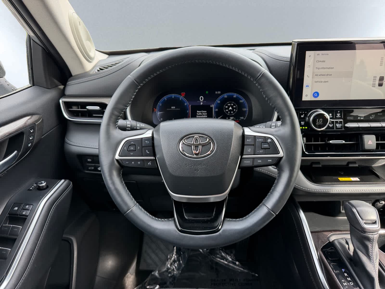 used 2023 Toyota Highlander car, priced at $39,999