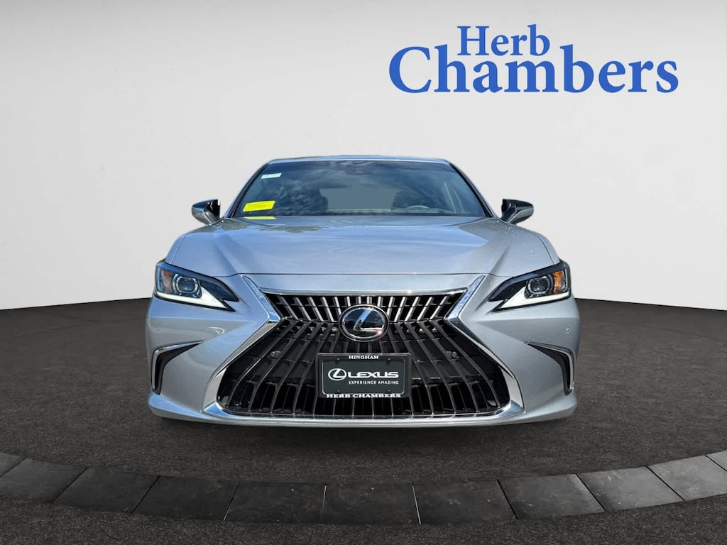 Used 2025 Lexus ES Sedan