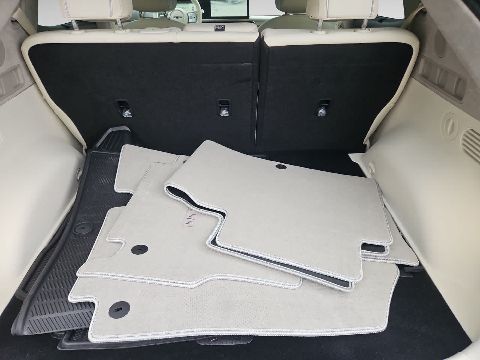 2024 Genesis GV60 AWD Performance photo 4