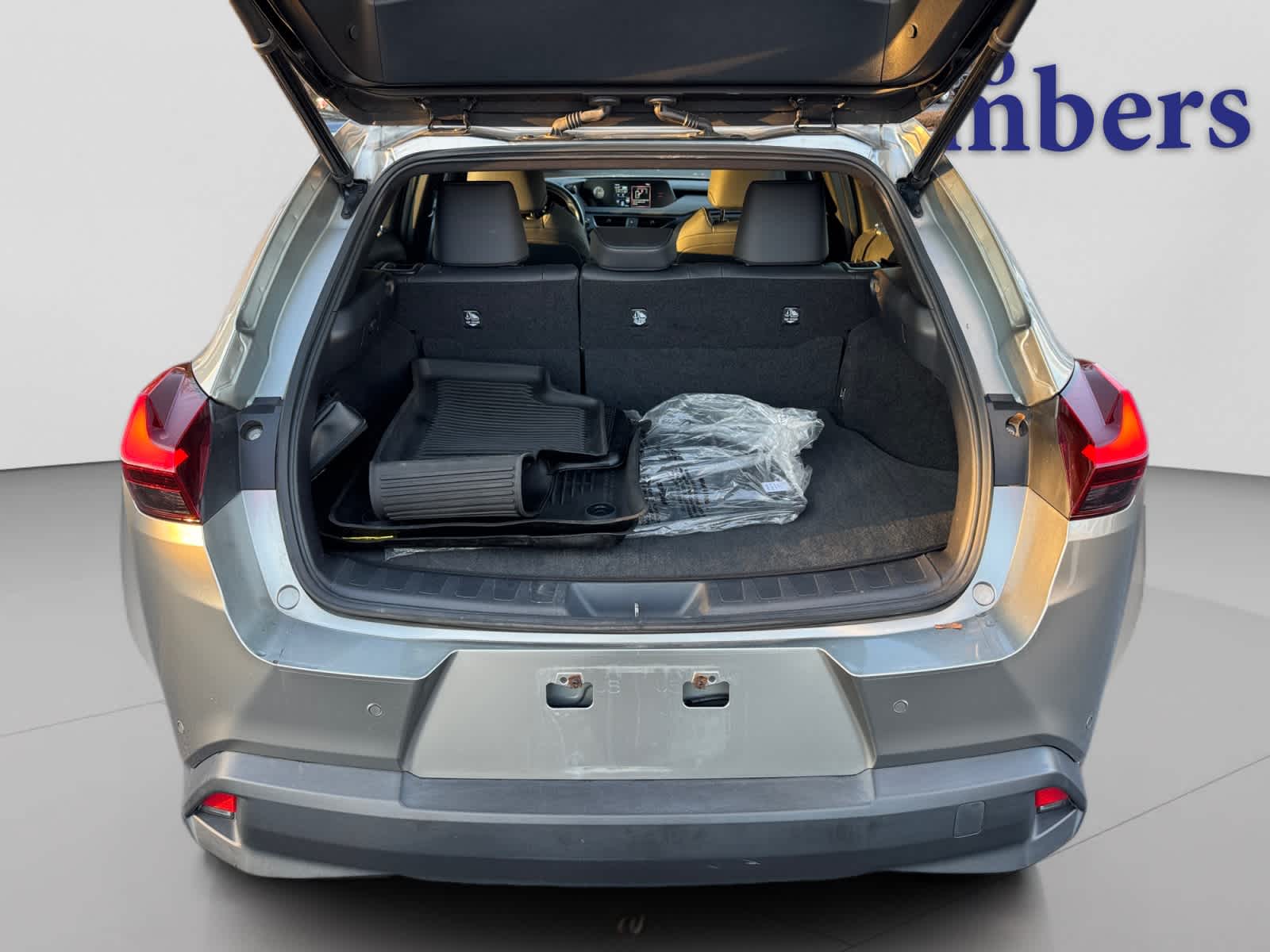 2021 Lexus UX 250h Premium photo 4