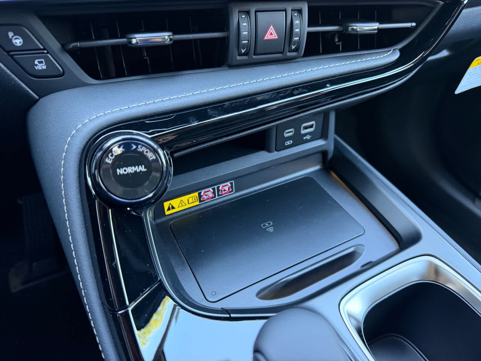 2026 Lexus NX 350h Luxury - Photo 16