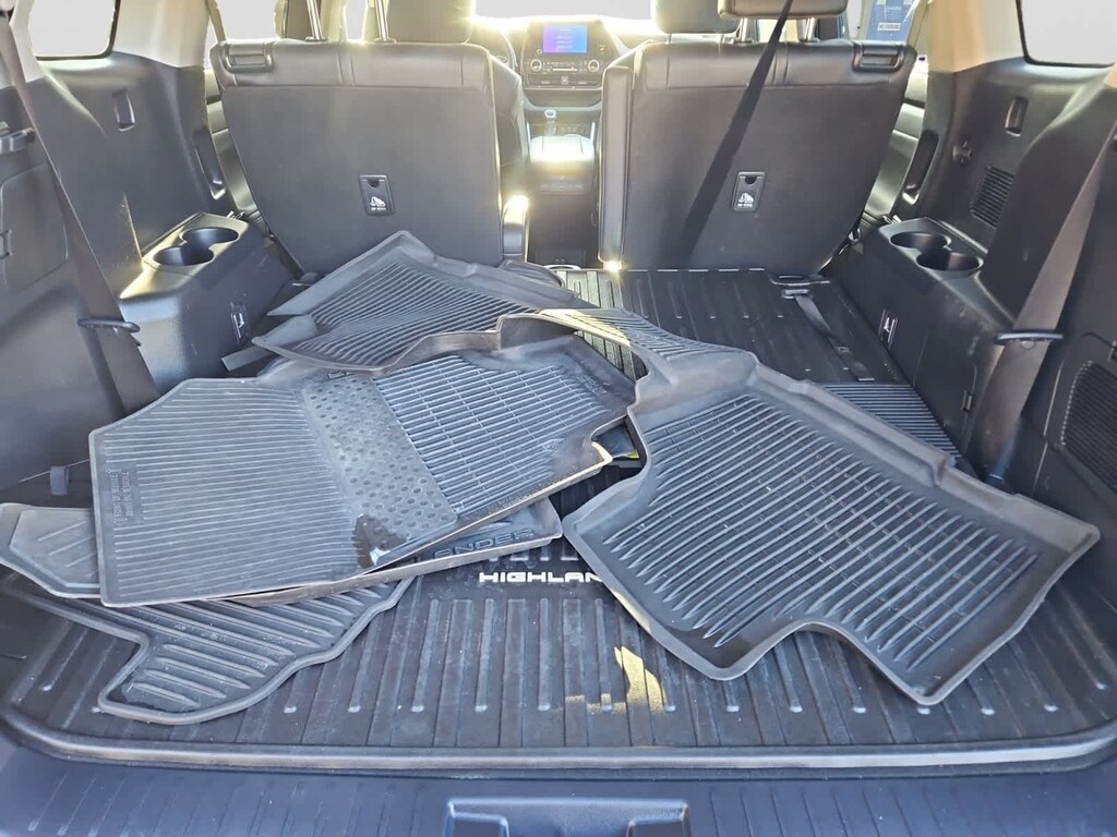 Used 2023 Toyota Highlander Hybrid XLE SUV