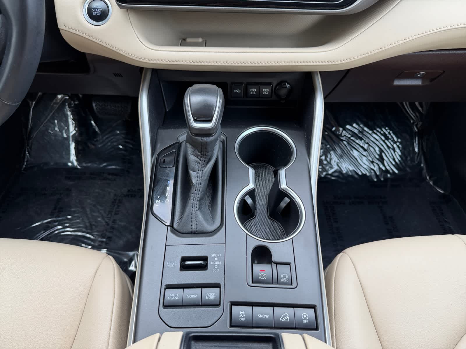 used 2020 Toyota Highlander car, priced at $28,588