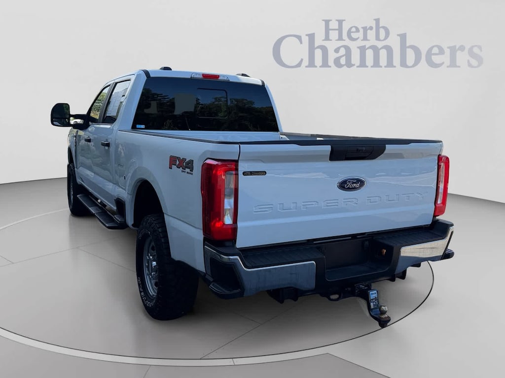 Used 2023 Ford Super Duty F-250 Pickup XL 4WD Crew Cab 8 Box Truck