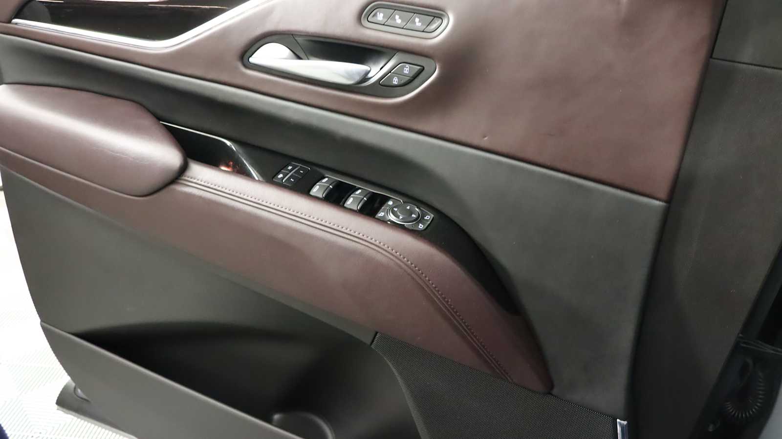 used 2024 Cadillac Escalade car, priced at $81,998