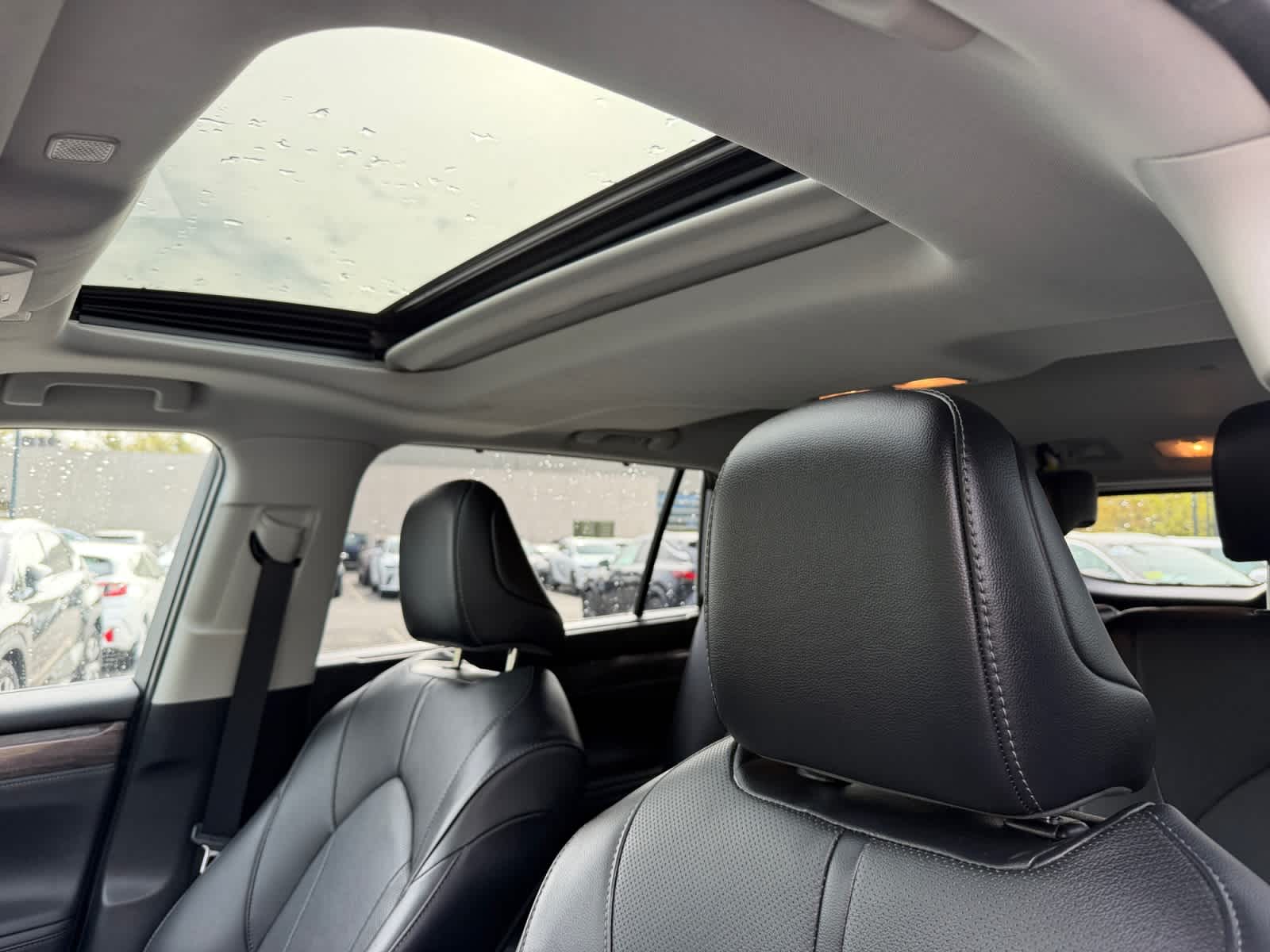 used 2023 Toyota Highlander car, priced at $39,999