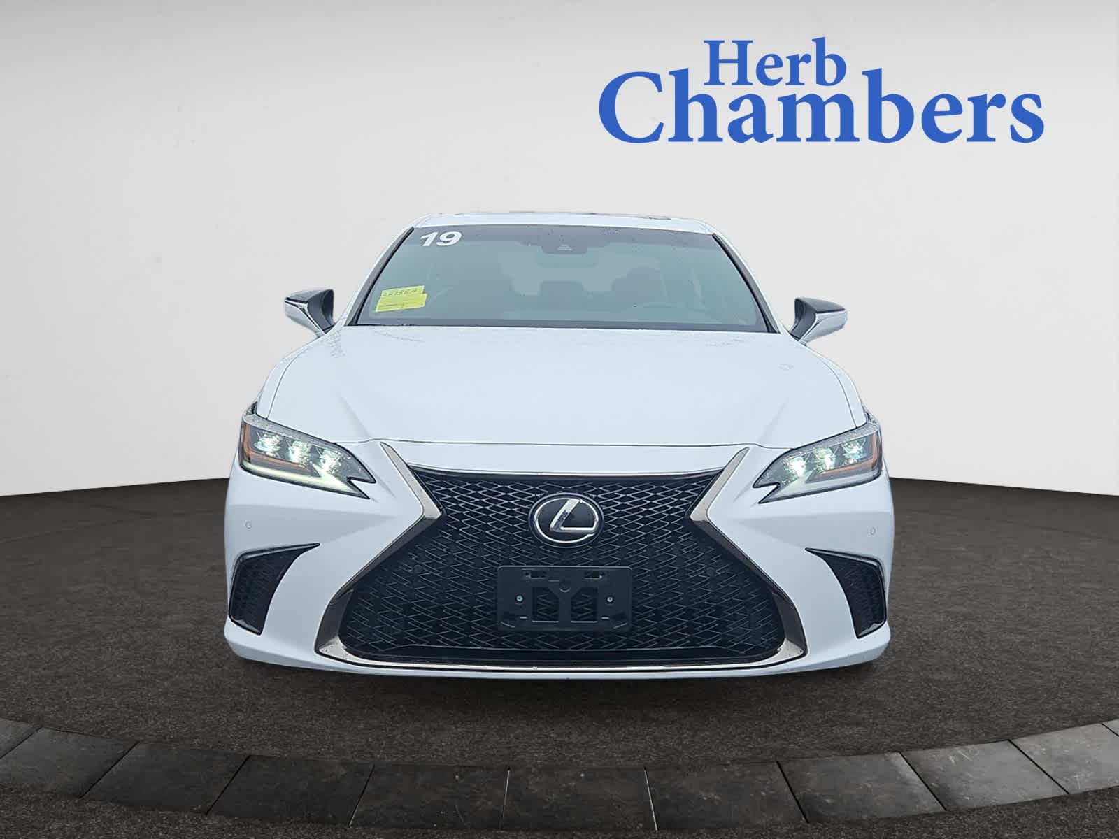 2019 Lexus ES F SPORT photo 2