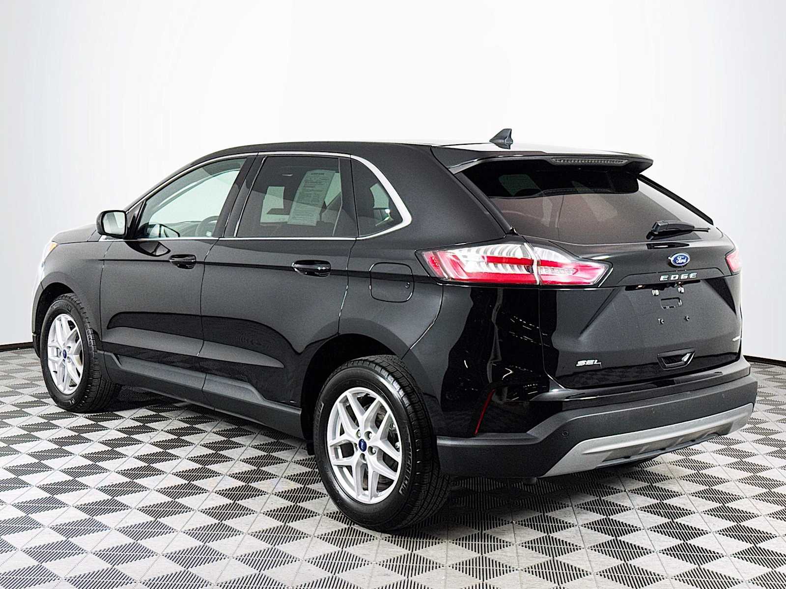 used 2022 Ford Edge car, priced at $24,998