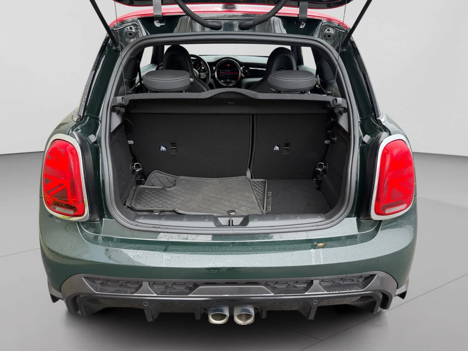 View vehicle photo 4