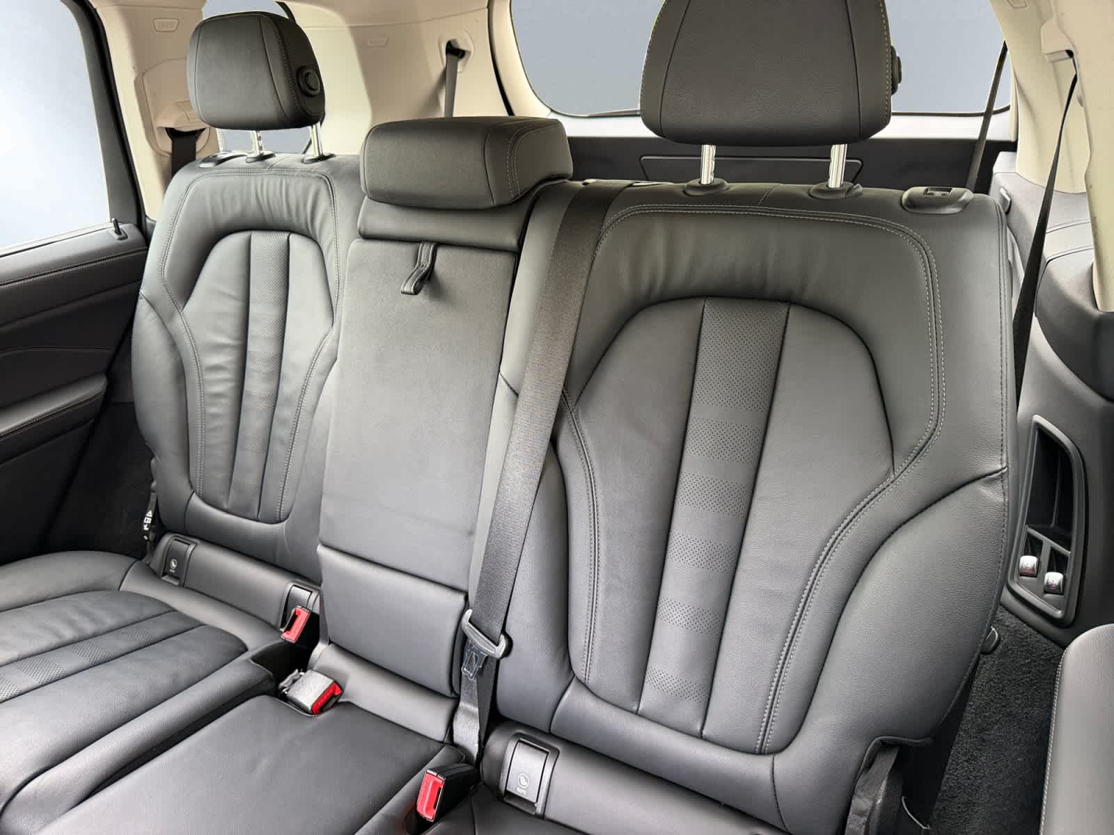 used 2022 BMW X7 xDrive40i car, priced at $38,998