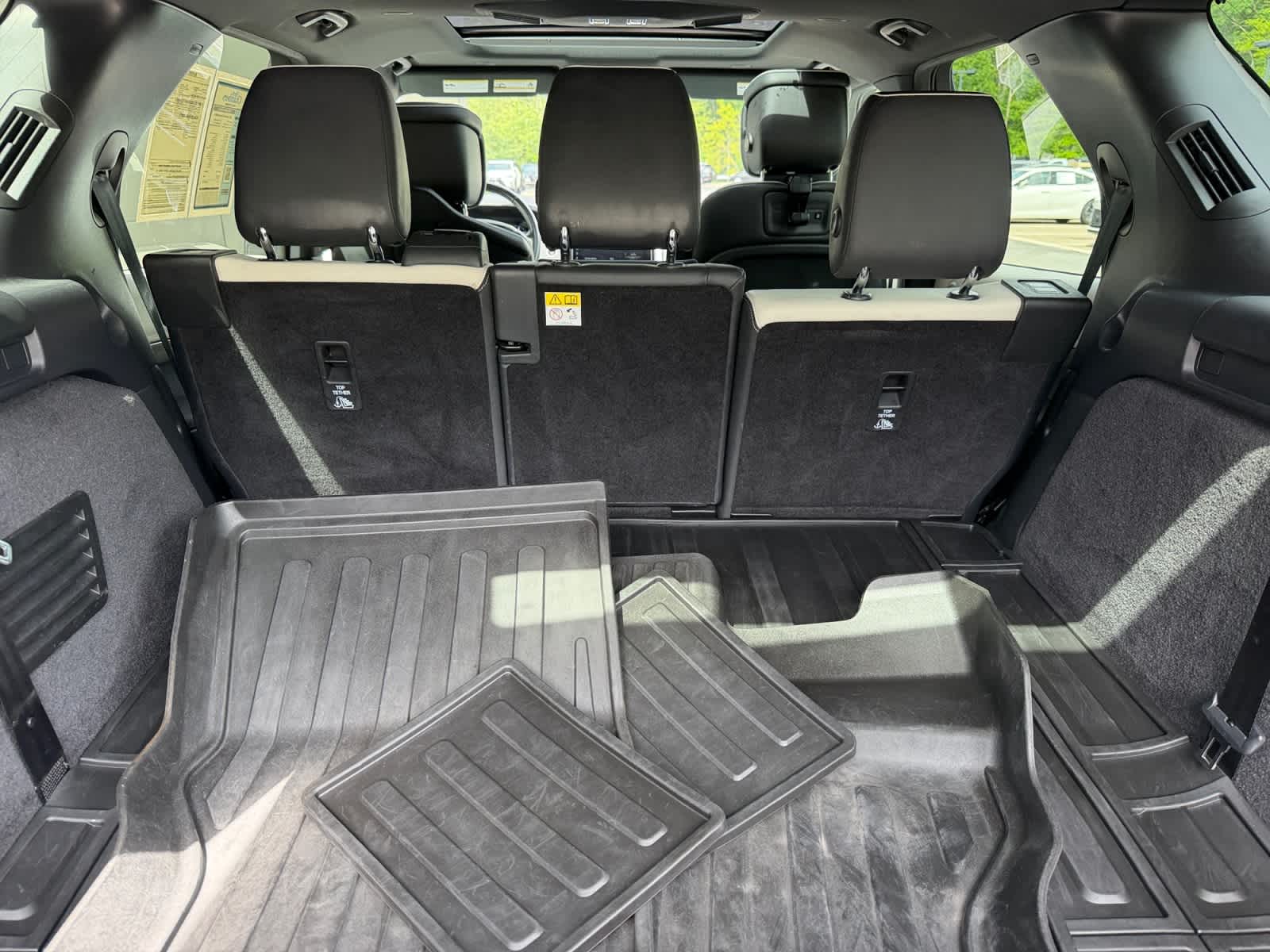 used 2021 Land Rover Discovery car, priced at $29,998