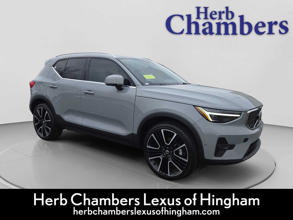 Used 2025 Volvo XC40 Ultra Bright Theme SUV