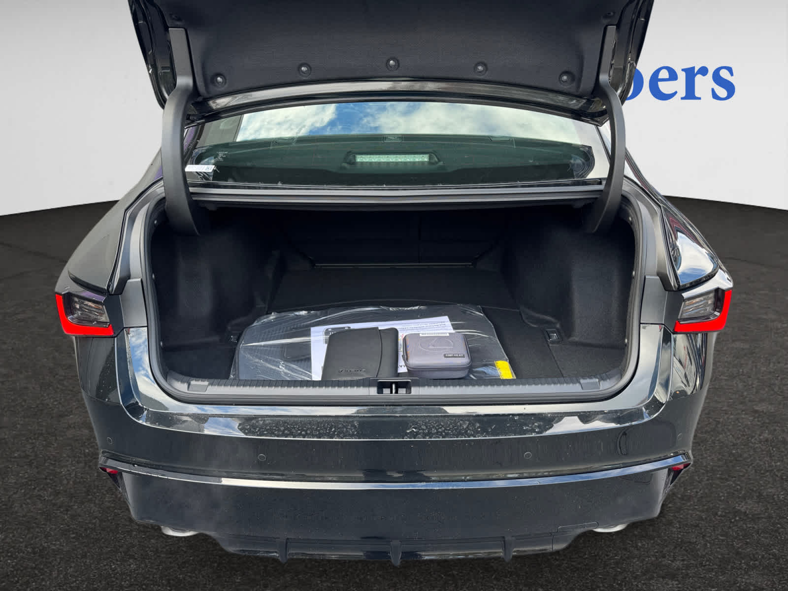 2025 Lexus IS 350 F SPORT AWD photo 4