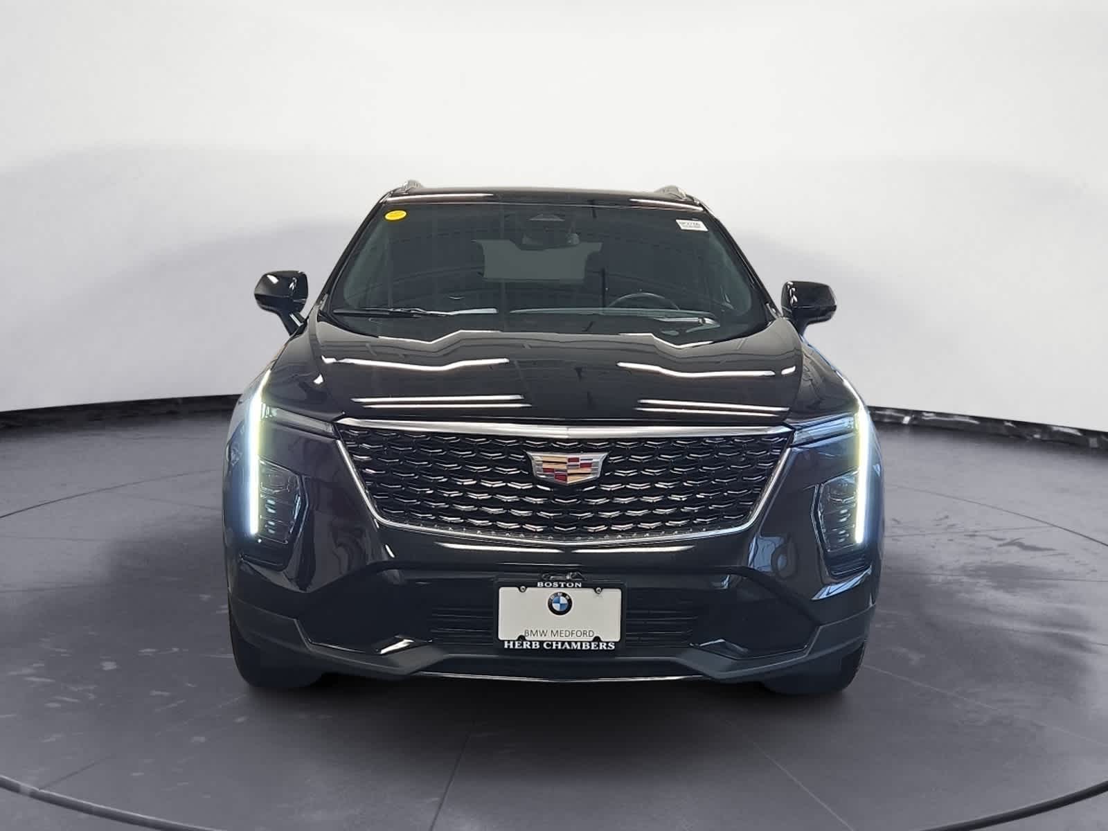 2024 Cadillac XT4 Premium Luxury photo 2