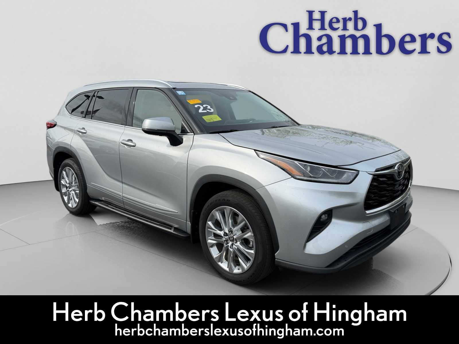 used 2023 Toyota Highlander car, priced at $39,999