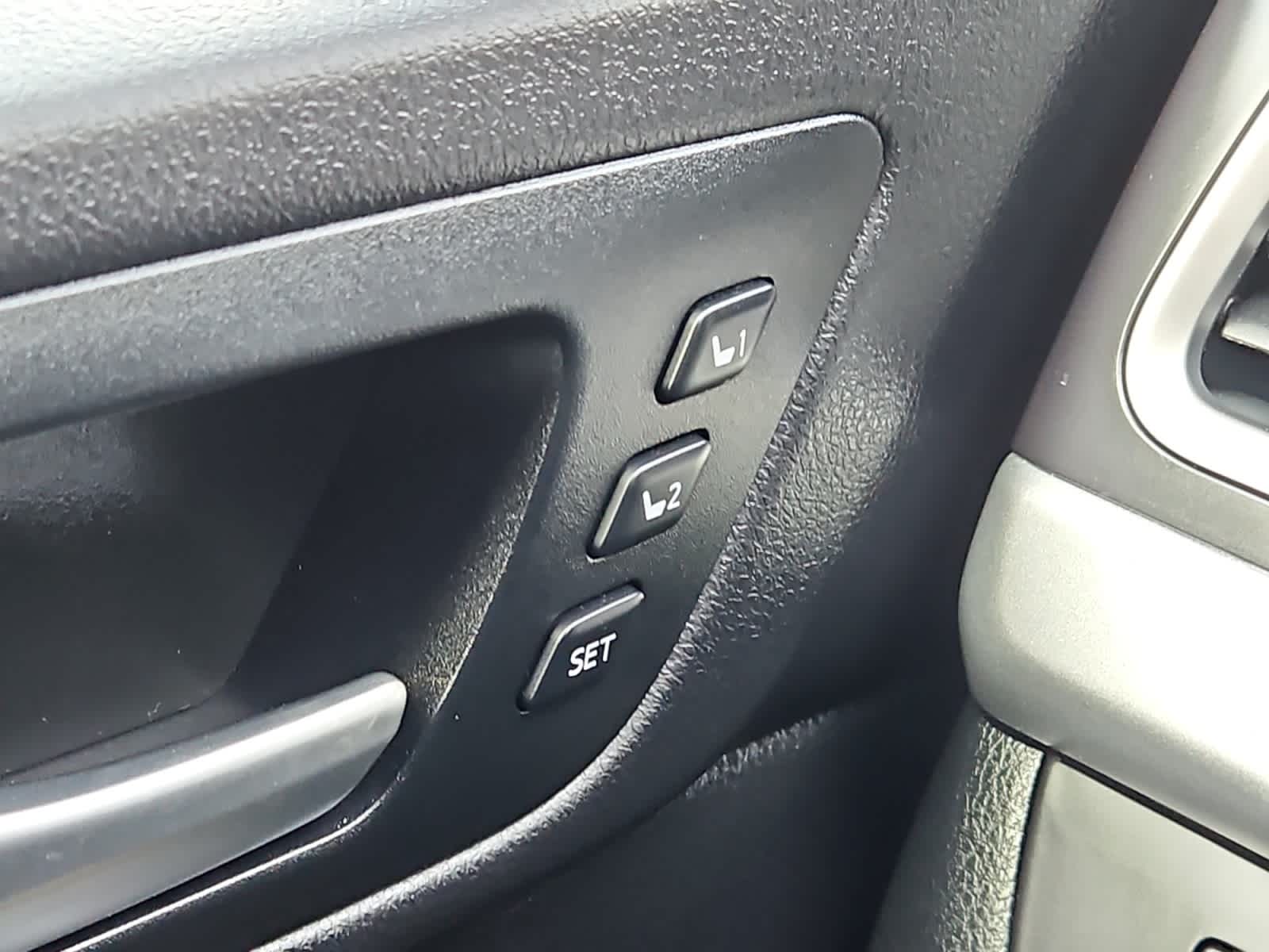 used 2015 Toyota Highlander car, priced at $16,598