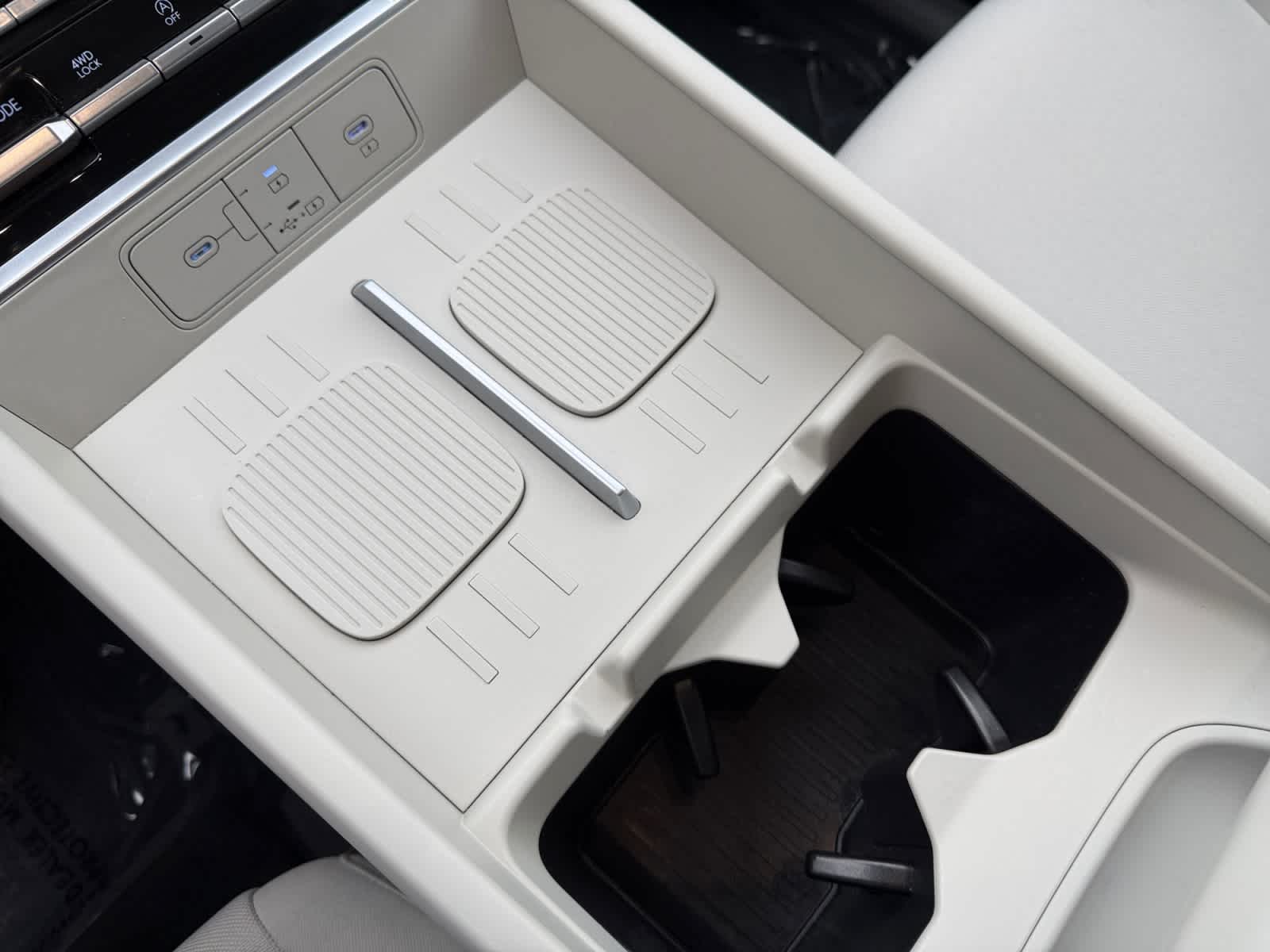 used 2024 Hyundai Santa Fe car, priced at $25,998