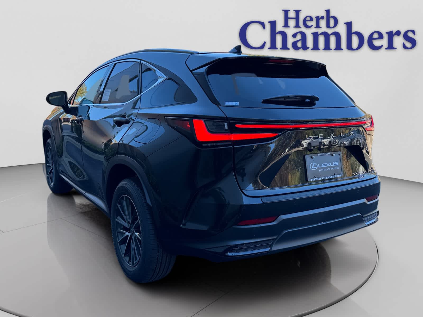 2026 Lexus NX 350h Premium photo 3