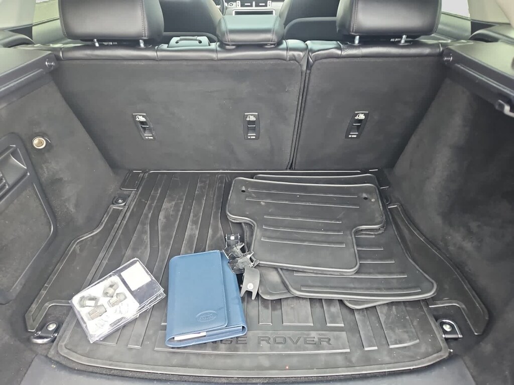 Used 2018 Land Rover Range Rover Evoque SE SUV