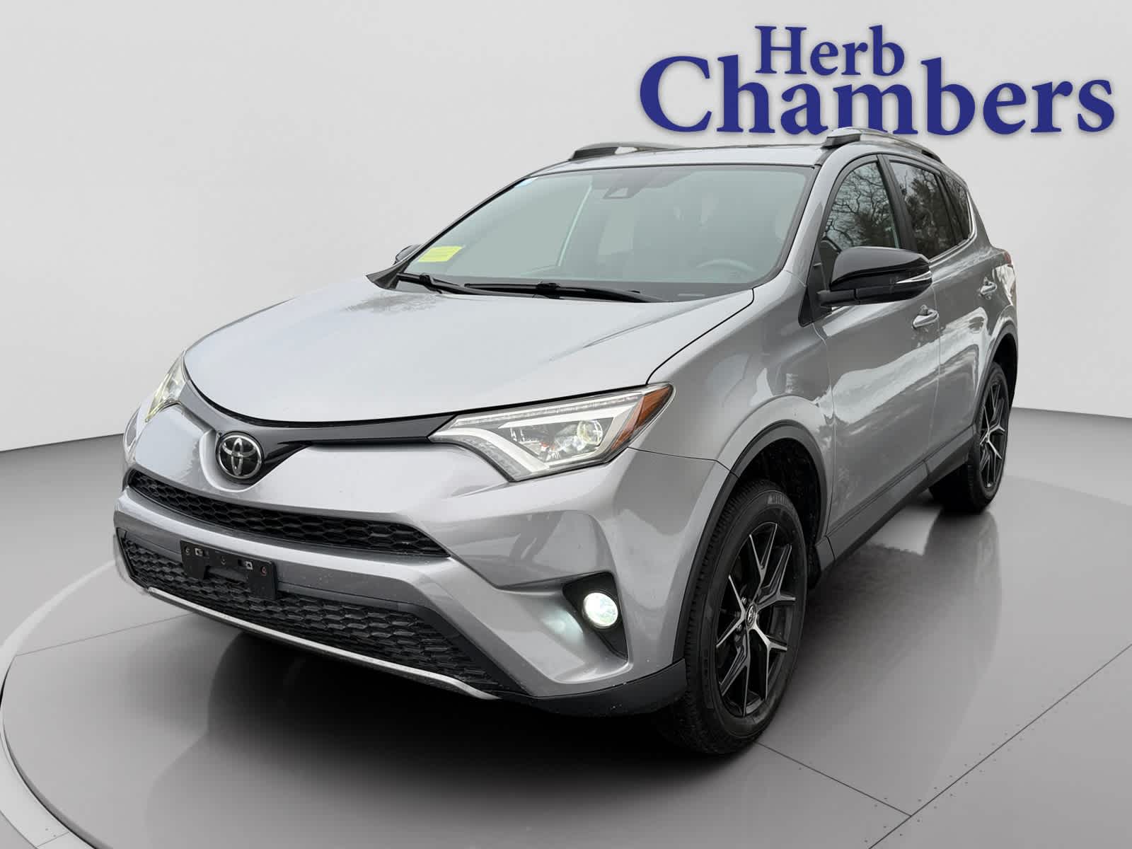 2017 Toyota RAV4 SE - Photo 10