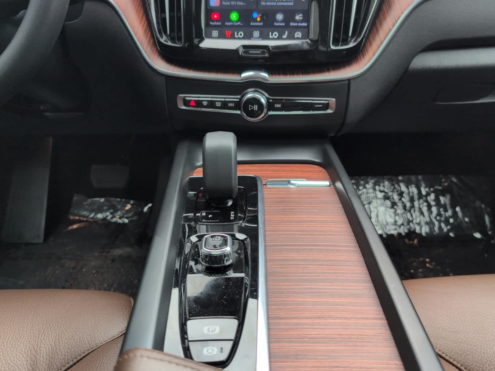 2023 Volvo XC60 Plus - Photo 16