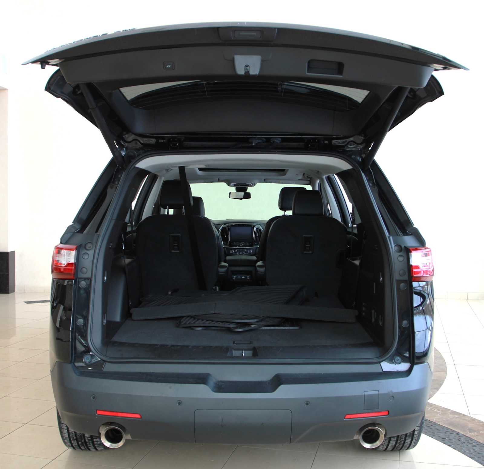 used 2019 Chevrolet Traverse car, priced at $17,497