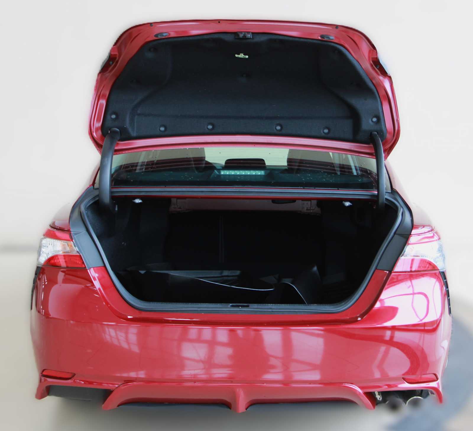 2018 Toyota Camry SE photo 4