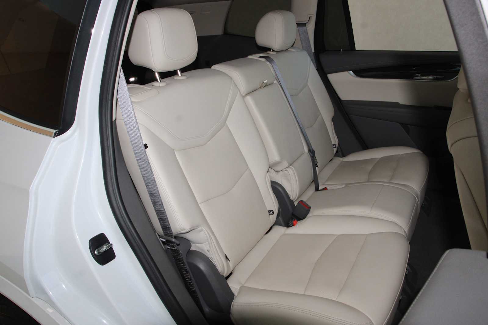 used 2022 Cadillac XT6 car, priced at $31,797