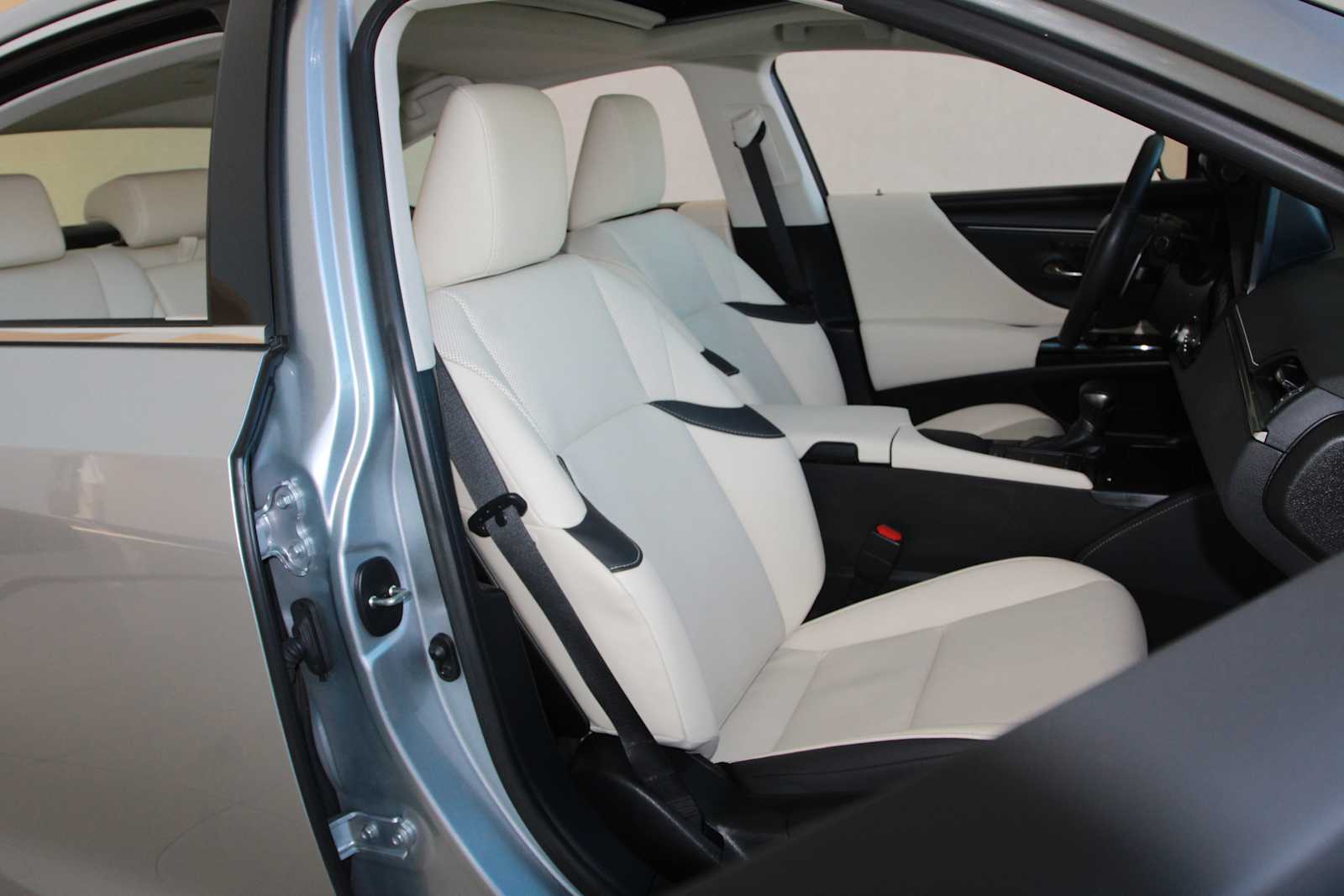 used 2022 Lexus ES 250 car, priced at $35,497