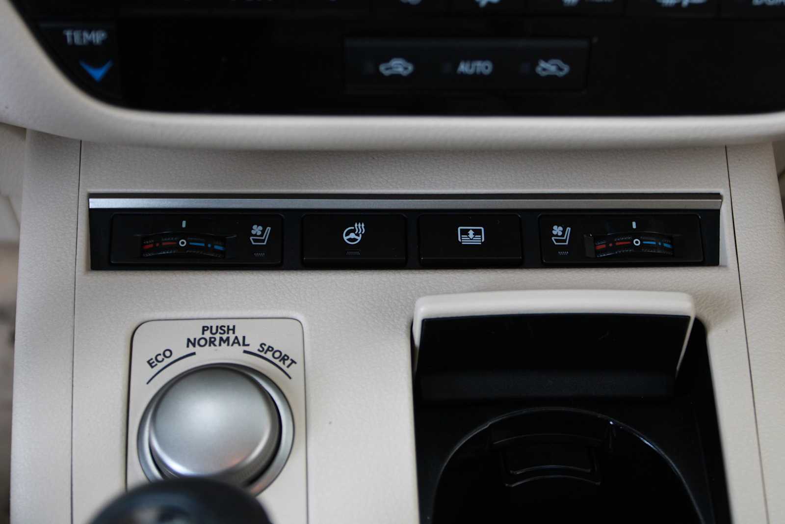 used 2014 Lexus ES 300h car, priced at $15,997