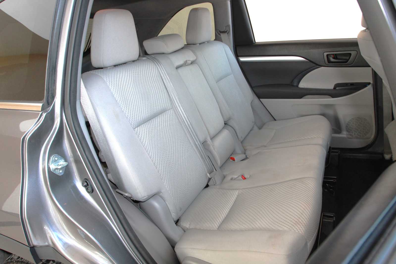 used 2015 Toyota Highlander car, priced at $18,197