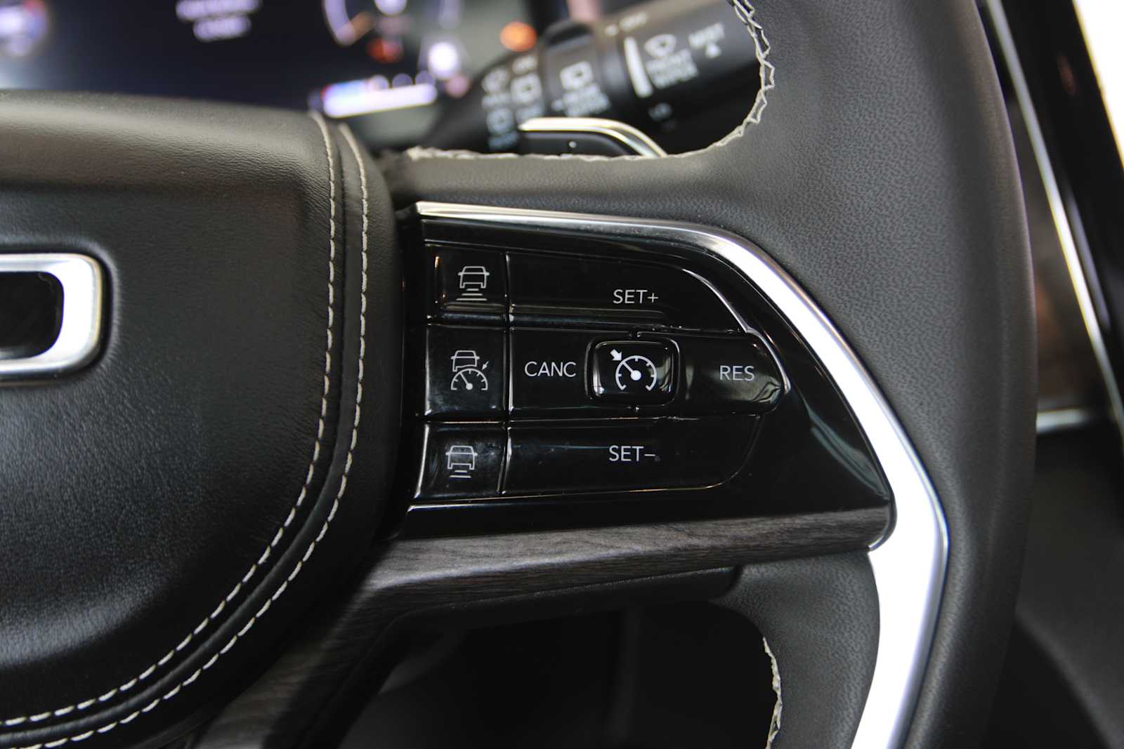 used 2023 Jeep Grand Cherokee car, priced at $36,897