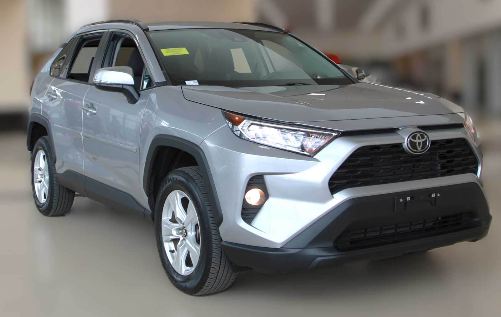2021 Toyota RAV4 XLE's photo
