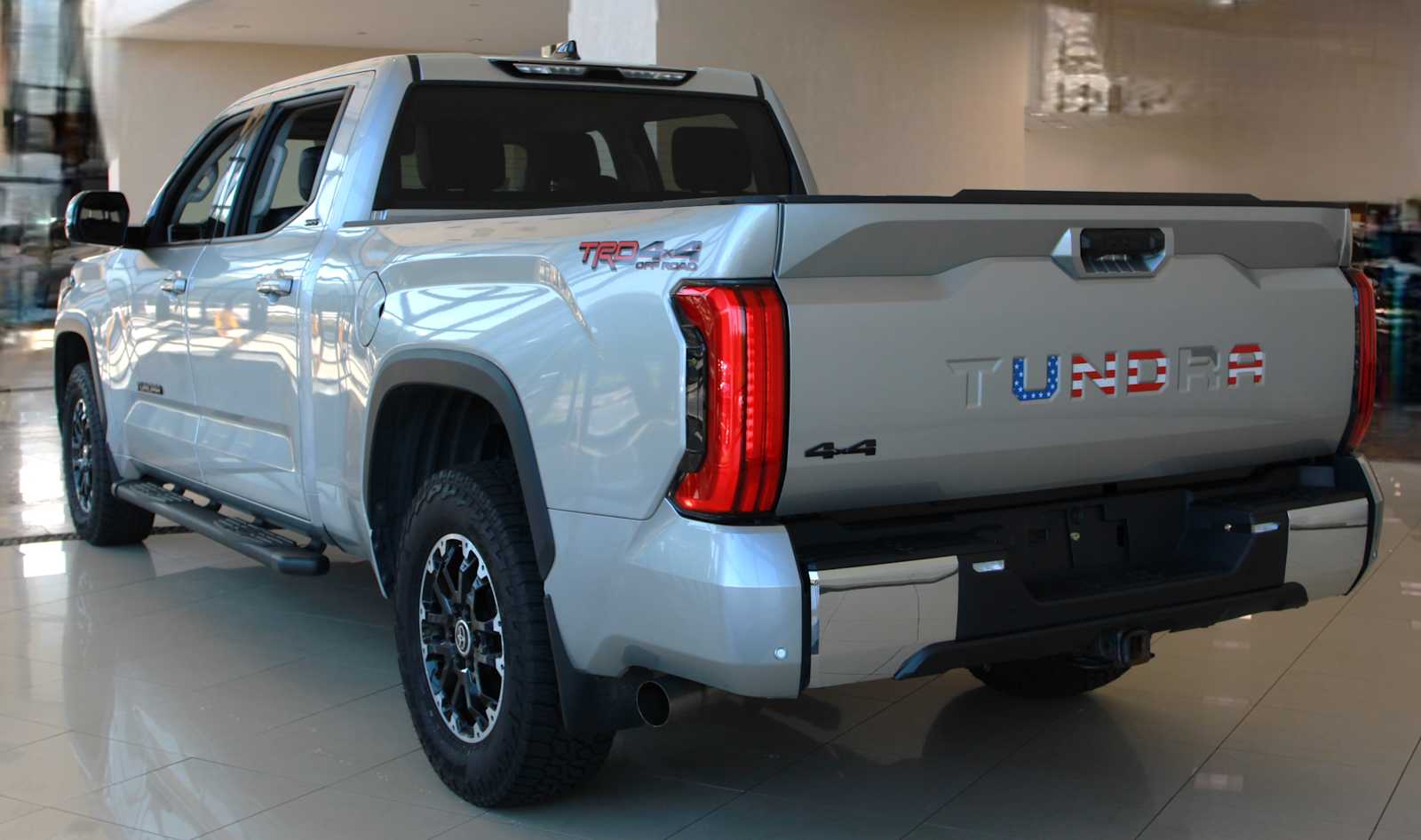 2022 Toyota Tundra TRD photo 3