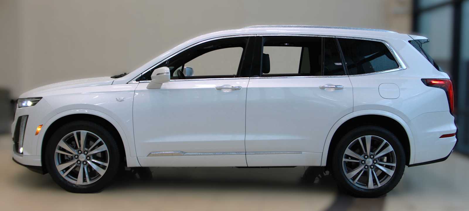 used 2020 Cadillac XT6 car, priced at $22,297