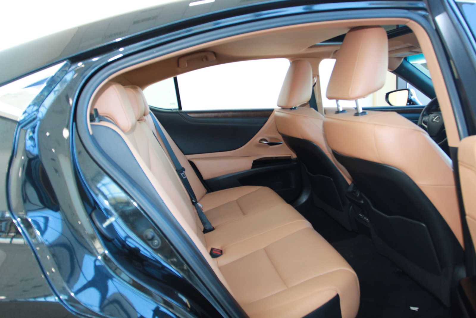 used 2022 Lexus ES 350 car, priced at $38,497