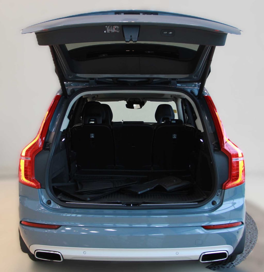 Used 2020 Volvo XC90 Momentum SUV