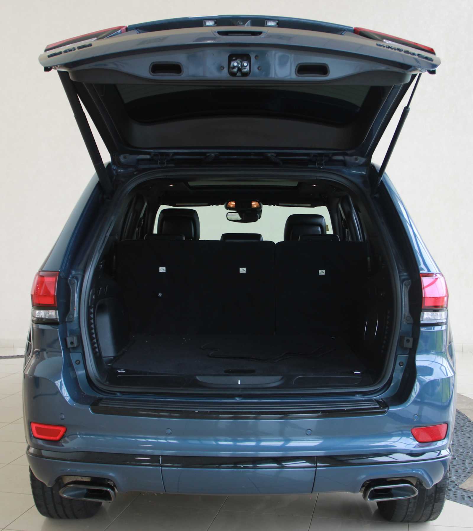 used 2021 Jeep Grand Cherokee car, priced at $21,497