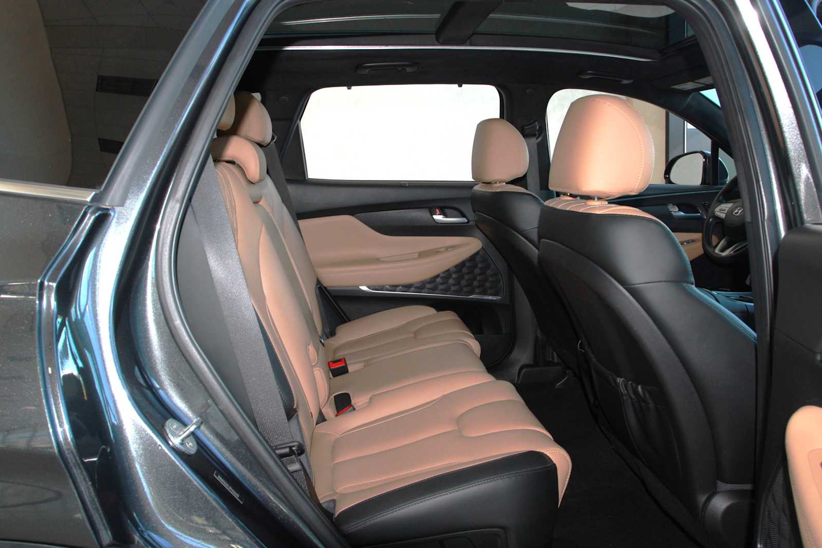 used 2023 Hyundai Santa Fe car, priced at $24,097